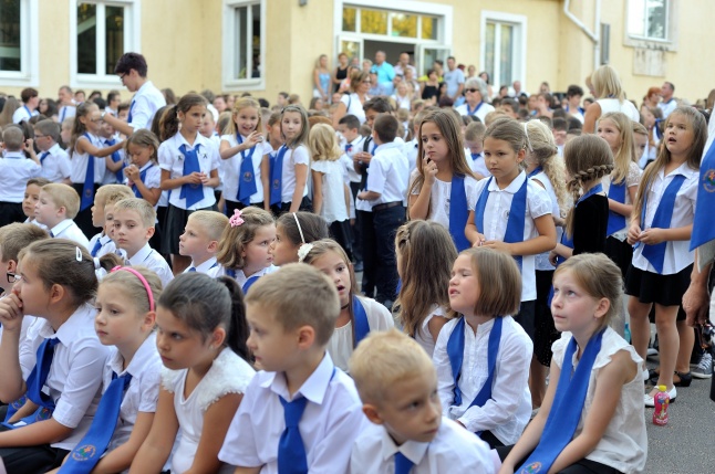 Tanévnyitó ünnepség az Apáczai iskolában