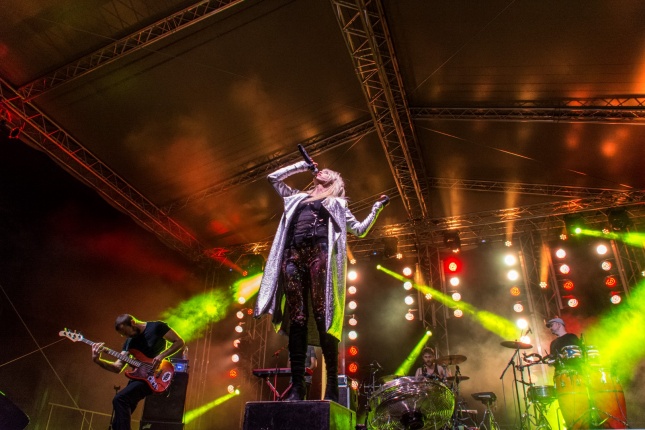 Péterfy Bori & LOVE BAND