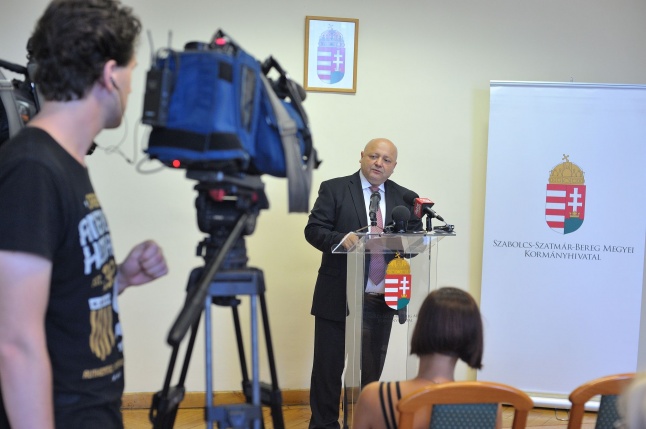 Csökken a bürokrácia - fotó Szarka Lajos