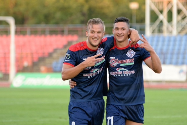 Szpari-Szeged 2011 labdarúgó mérkőzés 2-0