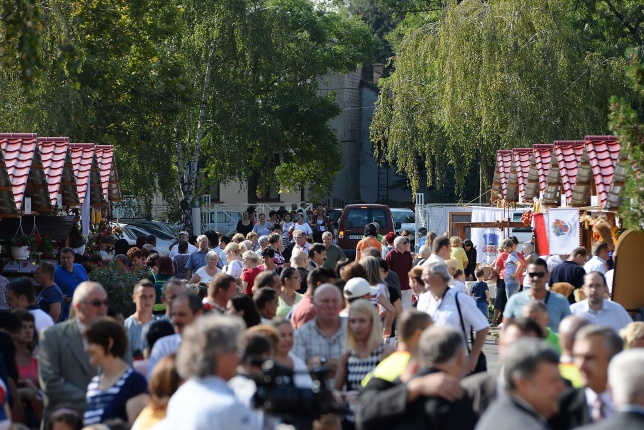 Közfoglalkoztatási Kiállítás és Vásár a Continentál Arénában