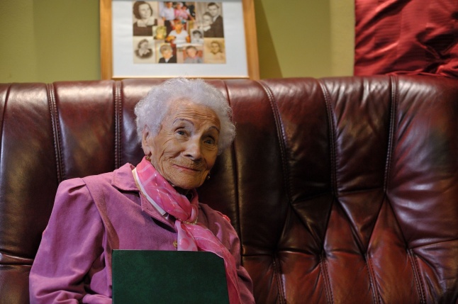 Szépkorú köszöntése Takács Károlyné - fotó Szarka Lajos