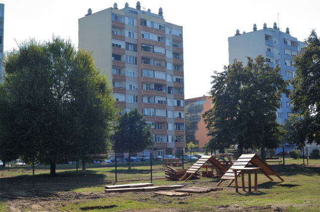 Kutyafuttató épül a Széna téren - fotó Szarka Lajos