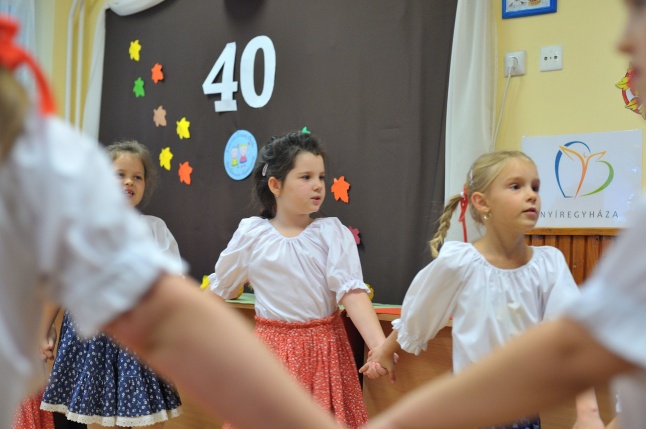 Jubileumi évforduló az Eszterlánc óvodában - fotó Szarka Lajos