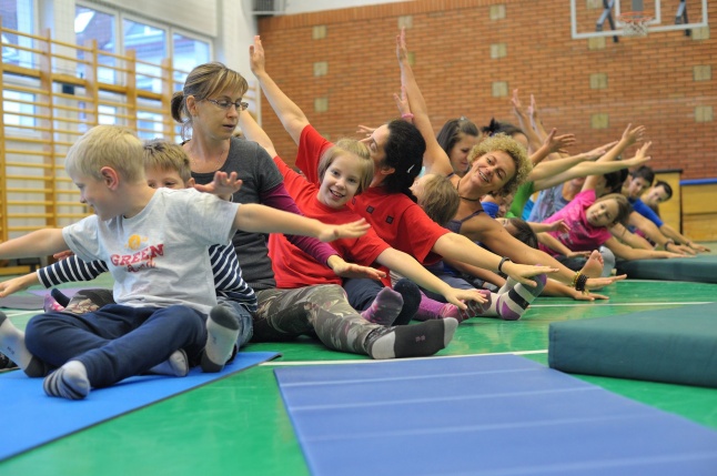 Mozdulj Nyíregyháza - családi jóga - fotó Szarka Lajos