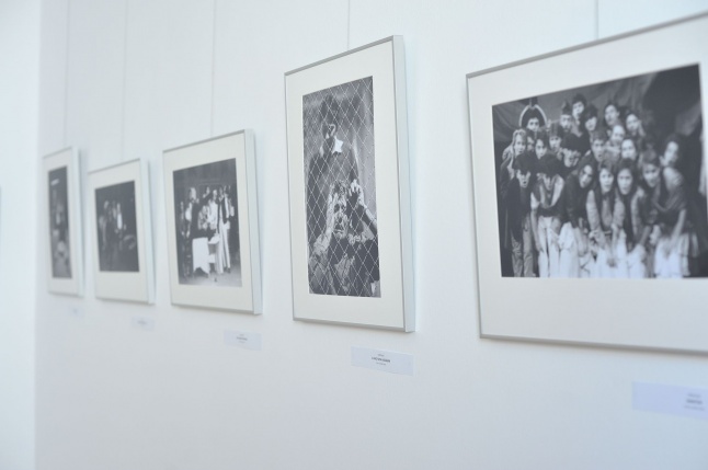 35 év képekben fotókiállítás a színházban - fotó Szarka Lajos