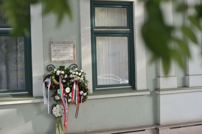 Krúdy Gyula emlék koszorúzás - fotó Szarka Lajos