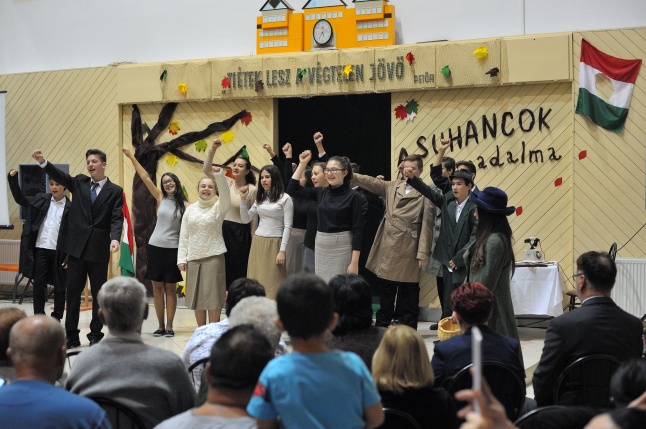 1956-os emlékezések Oroson és Borbányán - fotó Szarka Lajos