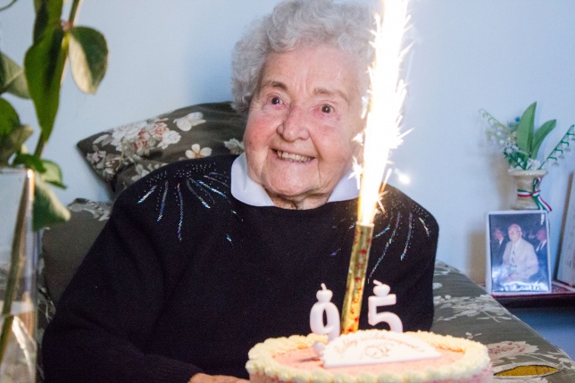 Szépkorú köszöntése - Váradi Lászlóné - fotó Szarka Lajos