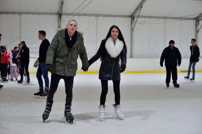 Jégpálya szerelem - fotó Szarka Lajos