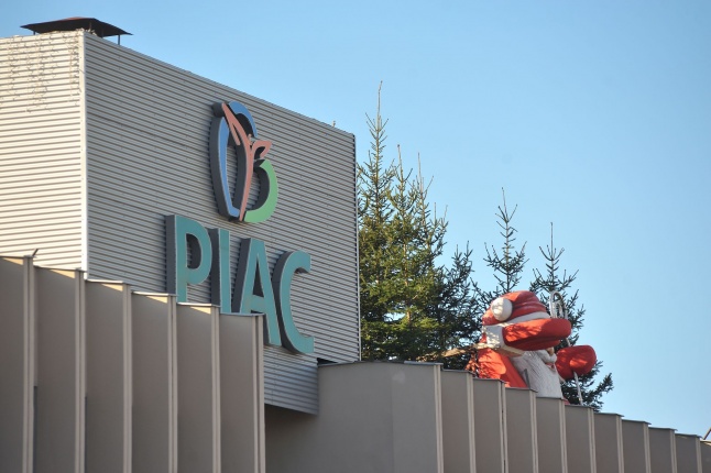 Mikulás a piacon - fotó Szarka Lajos