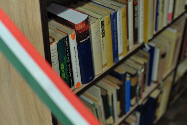 Könyvtáravató a Zrínyi gimnáziumban - fotó Szarka Lajos