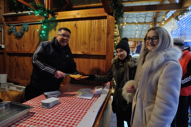 Ingyenes a lapcsánka 20161208 - fotó Szarka Lajos