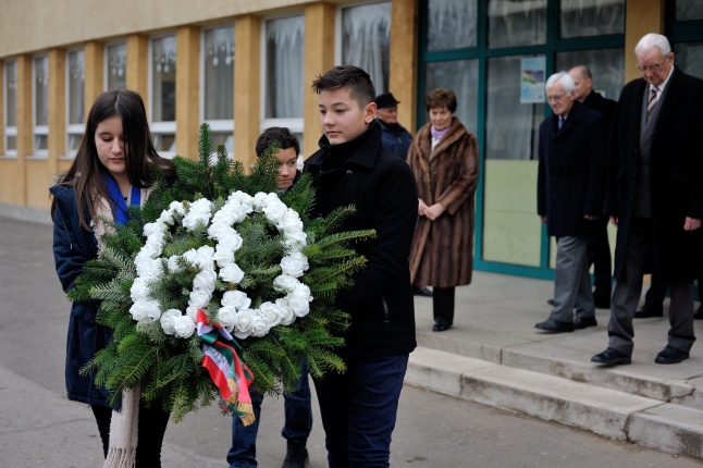 Ünnepség az Apáczai iskolában - fotó Szarka Lajos