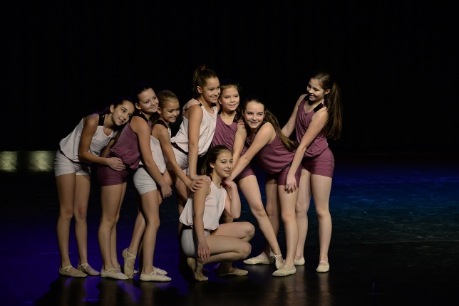 Like 2 döntő a VMKK színpadán