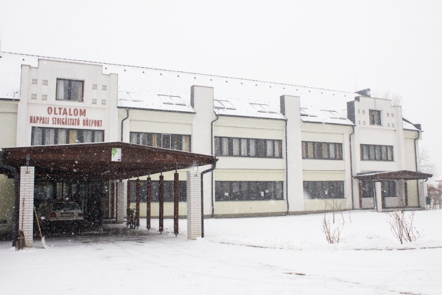 Ruhaadomány rászorulóknak - fotó Szarka Lajos