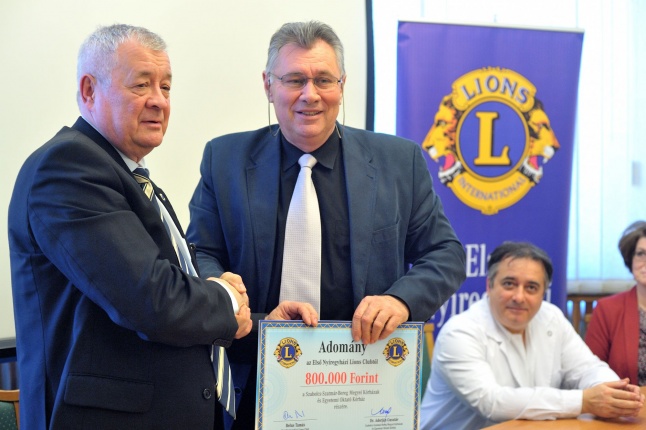 Lions adomány a kórháznak - fotó Szarka Lajos