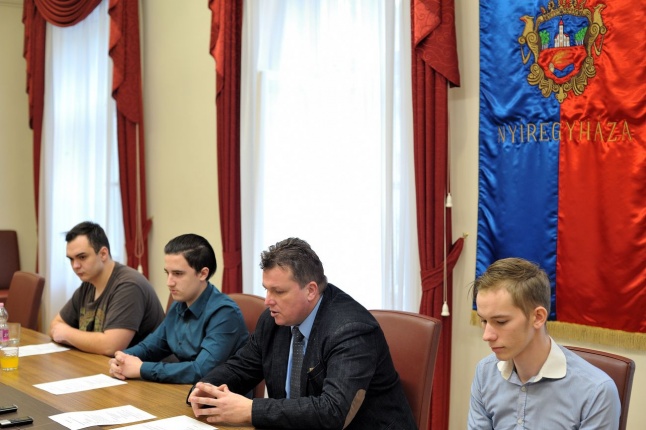 Diákpolgármesteri sajtótájékoztató - fotó Szarka Lajos
