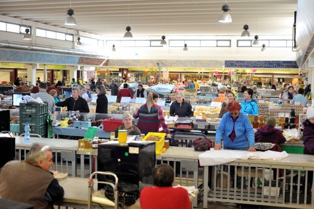 Piaci körkép a Búza téren - fotó Szarka Lajos
