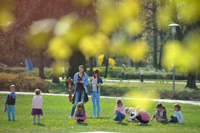 Tavaszi délelőtt a Katica csoporttal - fotó Szarka Lajos