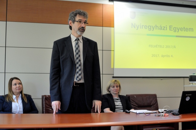 Felvételi adatok az egyetemen - fotó Szarka Lajos