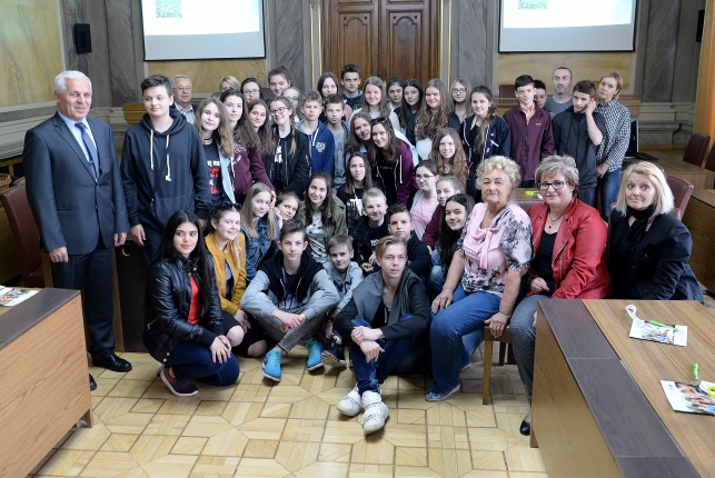 Lengyel diákok a Városházán