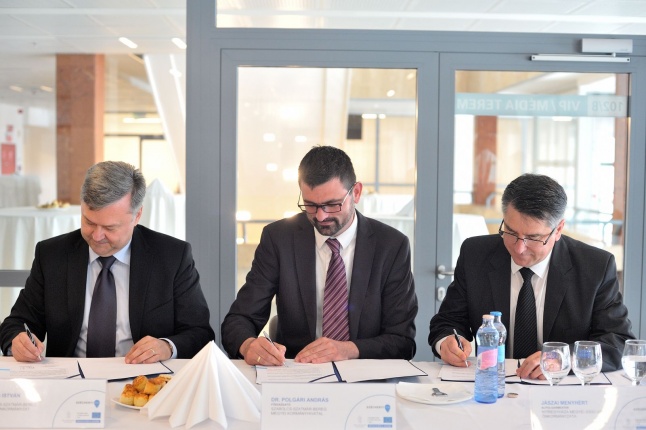 Foglalkoztatási paktum aláírása - fotó Szarka Lajos