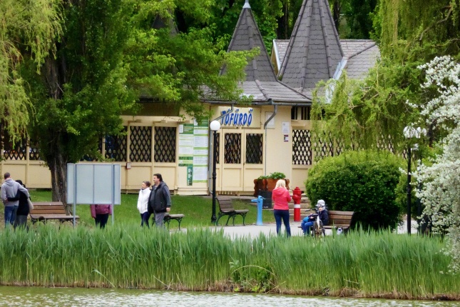 Április utolsó napja Sóstón - Szarka Lajos