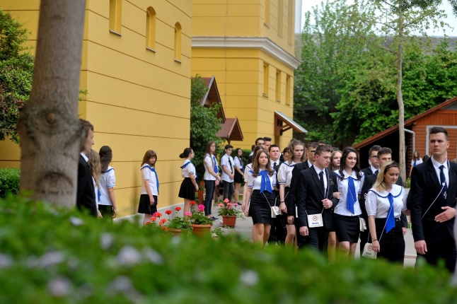 Ballagás a Kossuth gimiben - fotó Szarka Lajos