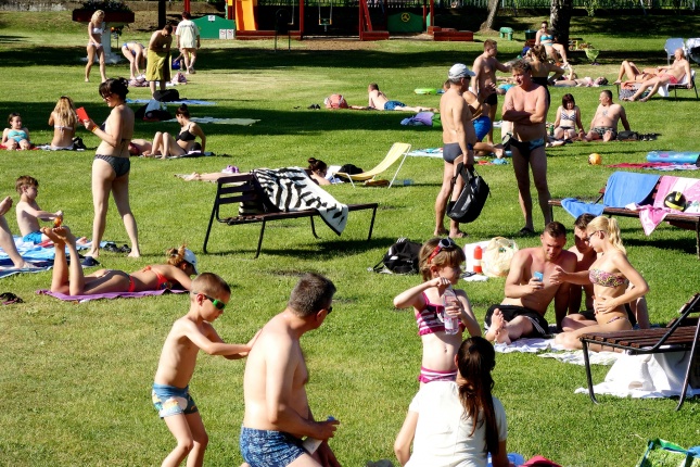 Megnyitott a Tófürdő - fotó Szarka Lajos