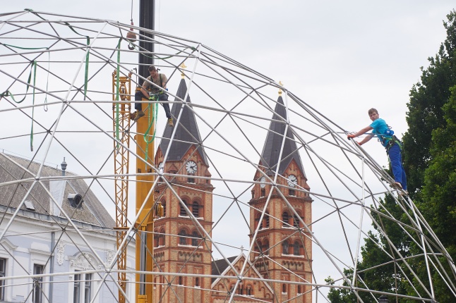 Készülődés a bringa fesztiválra - fotó Szarka Lajos