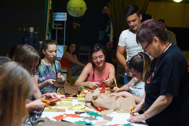 Közösségi szolgálat a Burattinoban - fotó Szarka Lajos