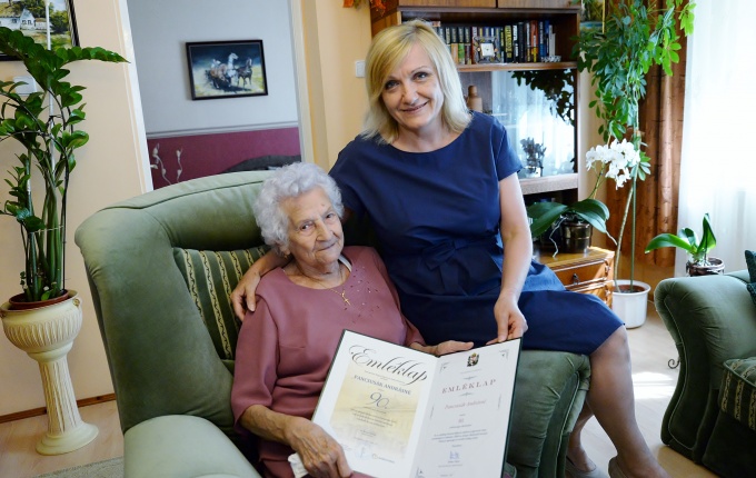 Pancsusák Andrásné 90 éves - önkormányzati köszöntés