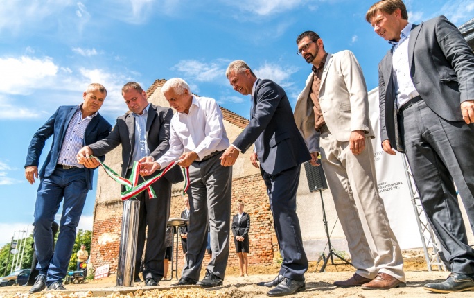 Mező utcai csomópont alapkövének letétele