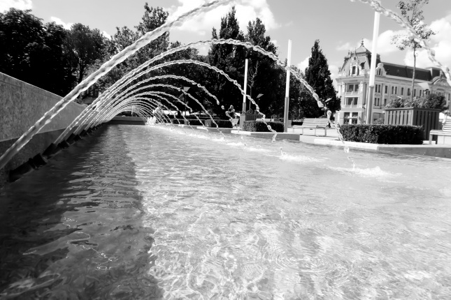 Nyíregyháza fekete-fehér köntösben 1 - fotó Szarka Lajos