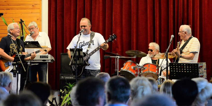 Duplaretro koncert a Városmajori Művelődési Házban