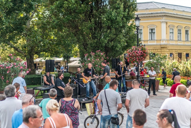 Keleti Front a sétálóban - fotó Kohut Árpád