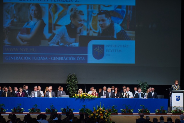 Tanévnyitó az egyetemen 1 - fotó Szarka Lajos