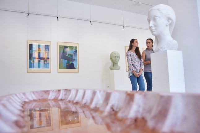 Ösztöndíjasok kiállítása - fotó Szarka Lajos