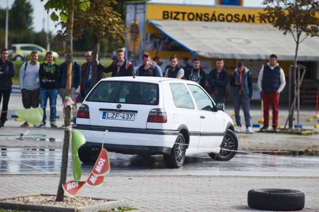 Közlekedj biztonságosan - fotó Szarka Lajos