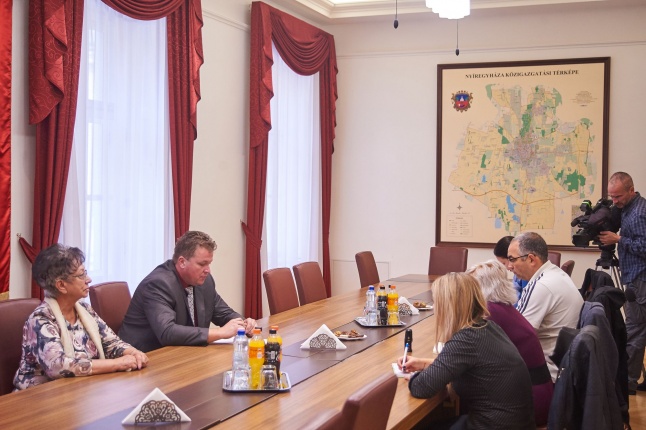 Meglepetés nyugdíjasoknak beharangozó - fotó Szarka Lajos