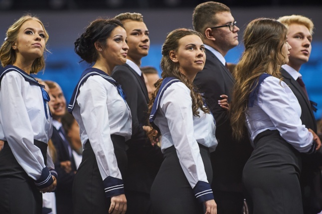 Szalagtűzés a Vasváris diákokkal - fotó Szarka Lajos