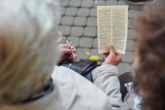 Bibliaolvasás a Kossuth téren - fotó Szarka Lajos