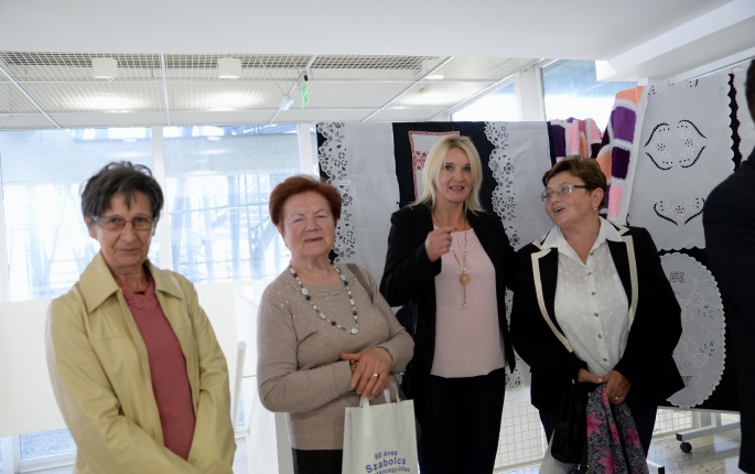 Szépkorúak kézimunka kiállítása a VMKK-ban