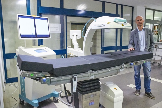 Új műtőasztal és röntgen a kórházban - fotó Szarka Lajos