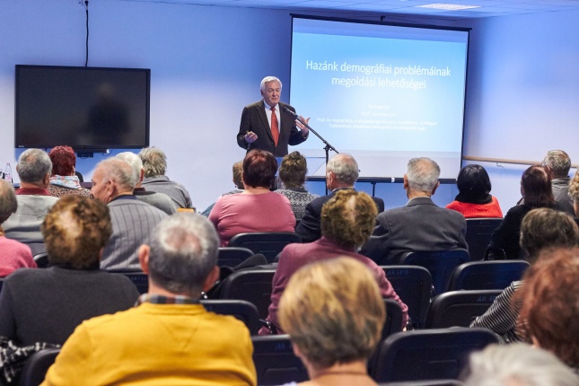 Szépkorúak Akadémiája 20171122 - fotó Szarka Lajos