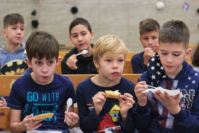 Mézes reggeli az Aranyban - fotó Szarka Lajos