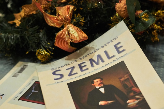 Megjelent a megyei Szemle - fotó Szarka Lajos