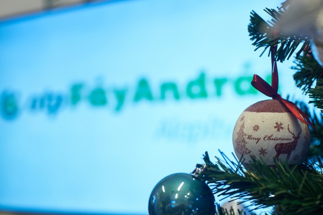 OTP karácsonyi adomány - fotó Szarka Lajos