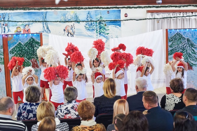 Karácsonyi ünnepség Oroson - fotó Szarka Lajos